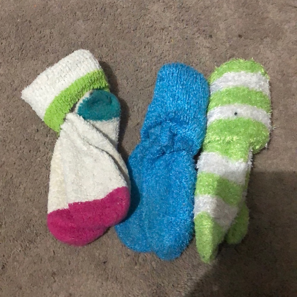 Fuzzy socks bundle (3)